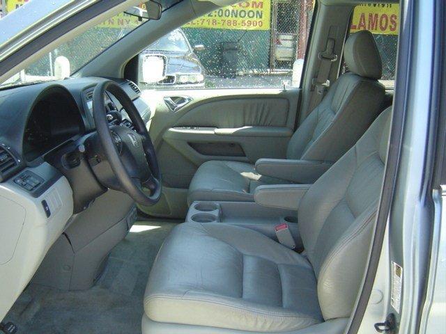Honda Odyssey 2005 photo 3