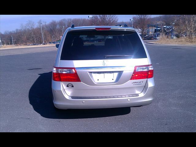 Honda Odyssey 2005 photo 3