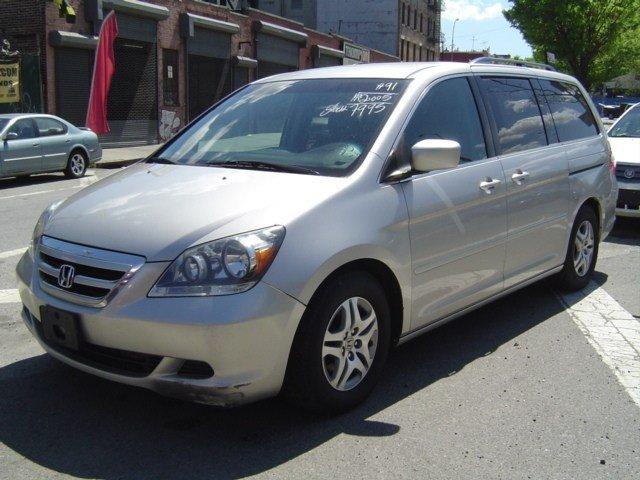 Honda Odyssey 2005 photo 1