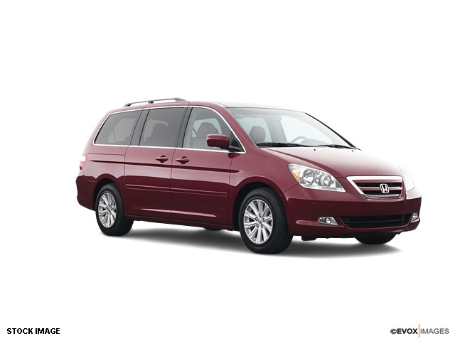 Honda Odyssey 2005 photo 2