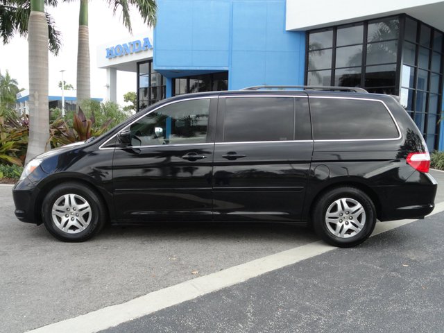 Honda Odyssey 2005 photo 1