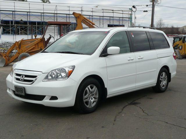 Honda Odyssey 2005 photo 2