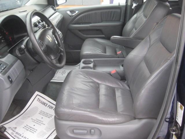 Honda Odyssey 2005 photo 2
