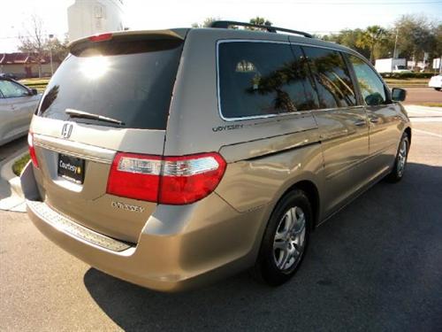 Honda Odyssey 2005 photo 2