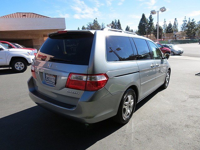 Honda Odyssey 2005 photo 4