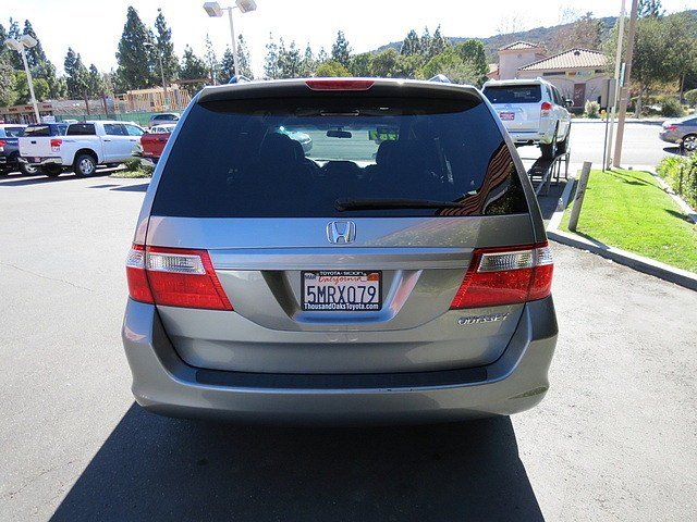 Honda Odyssey 2005 photo 3