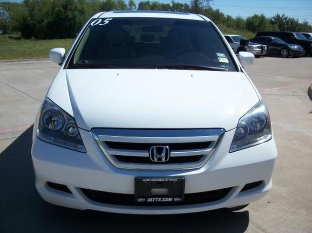 Honda Odyssey 2005 photo 1