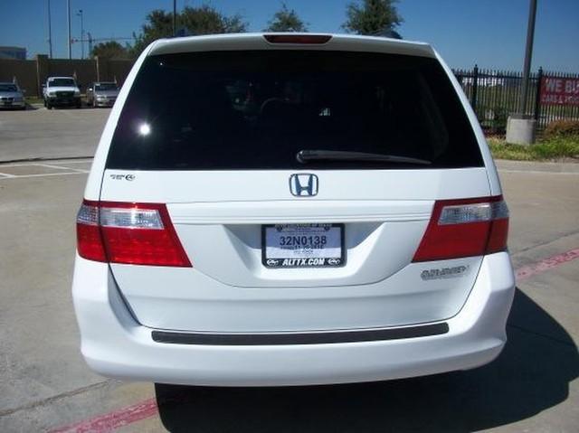 Honda Odyssey 2005 photo 4