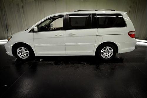 Honda Odyssey 2005 photo 3