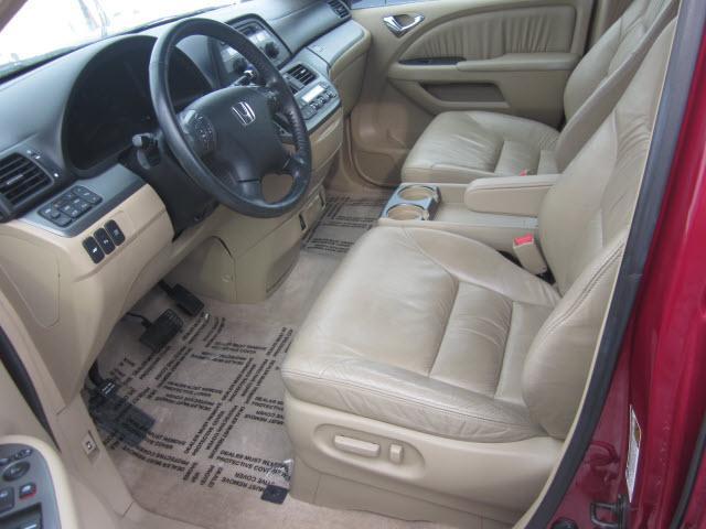 Honda Odyssey 2005 photo 2