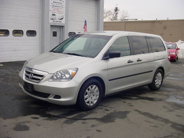 Honda Odyssey 2005 photo 1