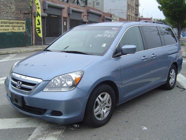 Honda Odyssey 2005 photo 1