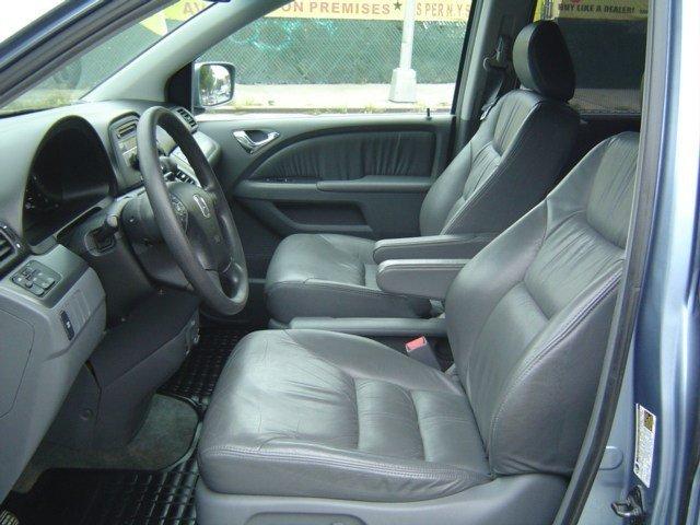 Honda Odyssey 2005 photo 3