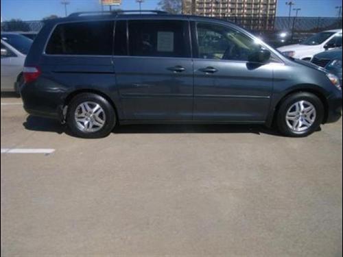 Honda Odyssey 2005 photo 2