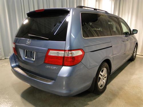 Honda Odyssey 2005 photo 3