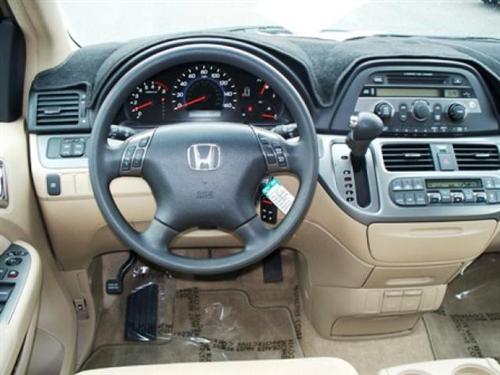 Honda Odyssey 2005 photo 2