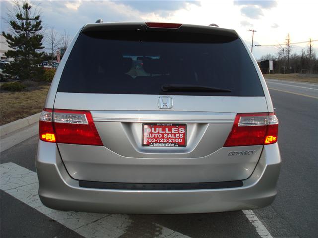 Honda Odyssey 2005 photo 2