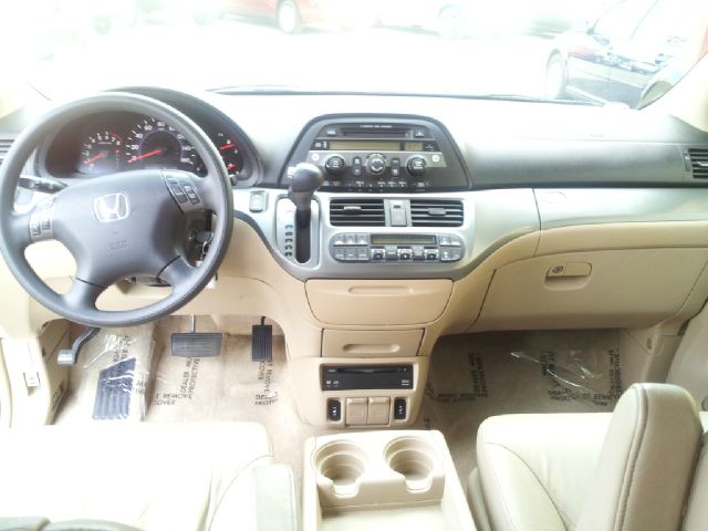Honda Odyssey 2005 photo 14