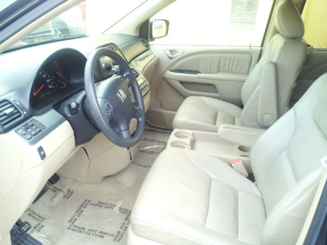 Honda Odyssey 2005 photo 2