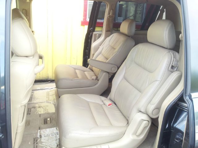 Honda Odyssey 2005 photo 4