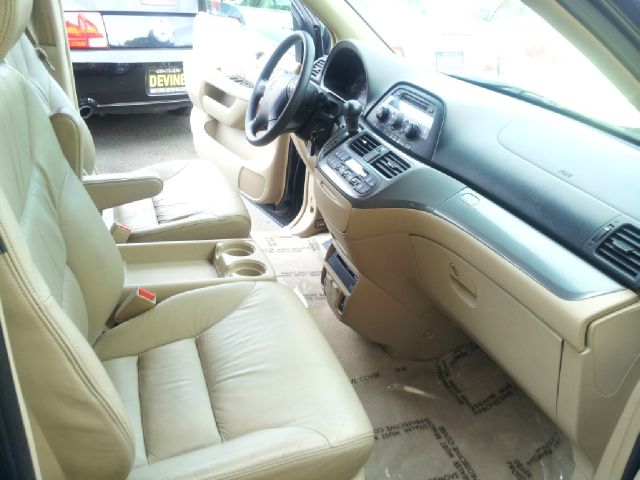Honda Odyssey 2005 photo 9