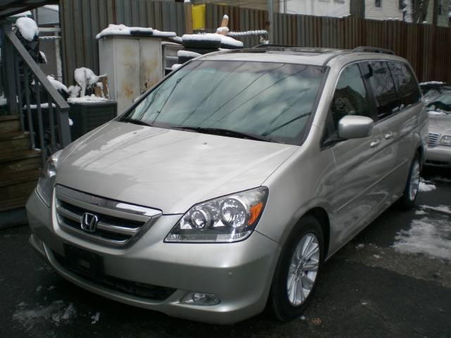 Honda Odyssey 2005 photo 1