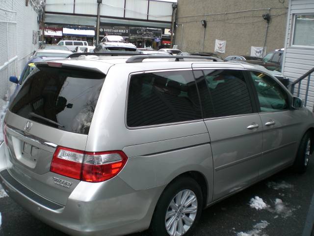Honda Odyssey 2005 photo 2