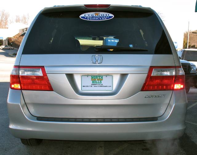 Honda Odyssey 2005 photo 2