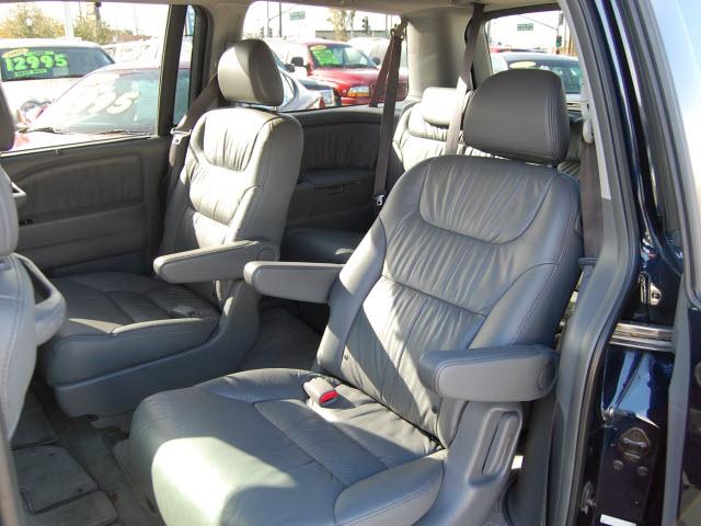 Honda Odyssey 2005 photo 3