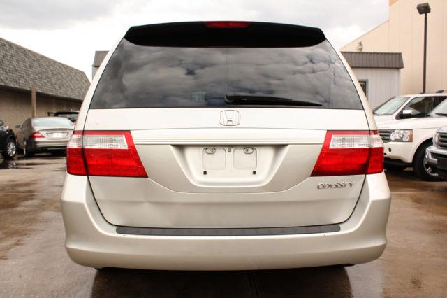Honda Odyssey 2005 photo 3