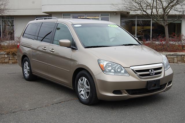 Honda Odyssey 2005 photo 3