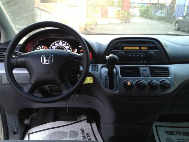 Honda Odyssey 2005 photo 12