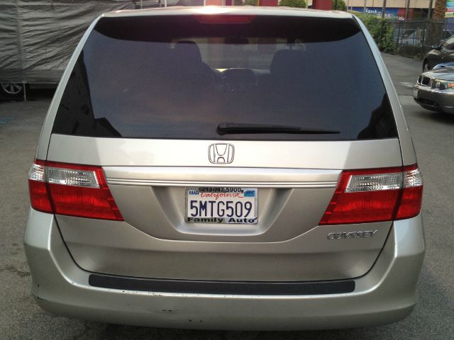 Honda Odyssey 2005 photo 4