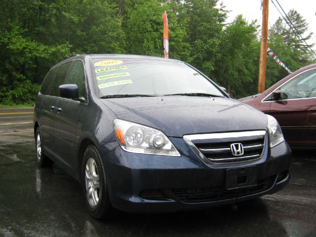 Honda Odyssey 2005 photo 3