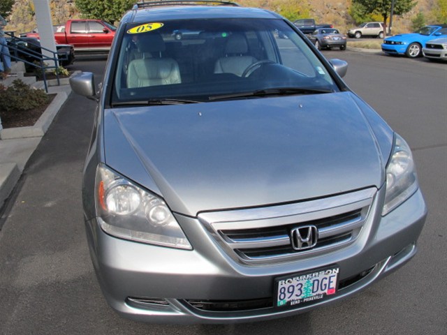 Honda Odyssey 2005 photo 1