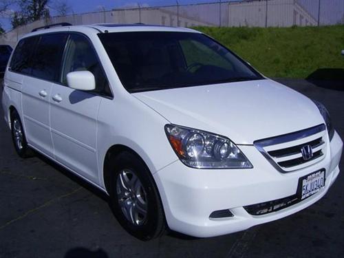 Honda Odyssey 2005 photo 2