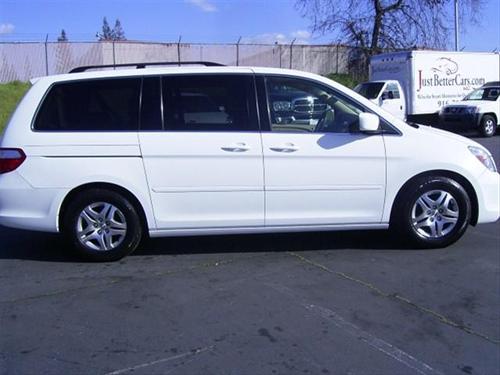 Honda Odyssey 2005 photo 3