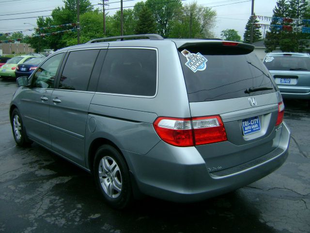 Honda Odyssey 2005 photo 3