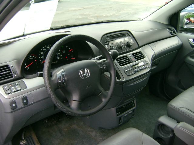 Honda Odyssey 2005 photo 9