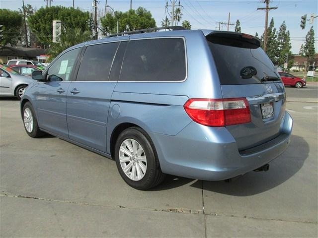 Honda Odyssey 2005 photo 1