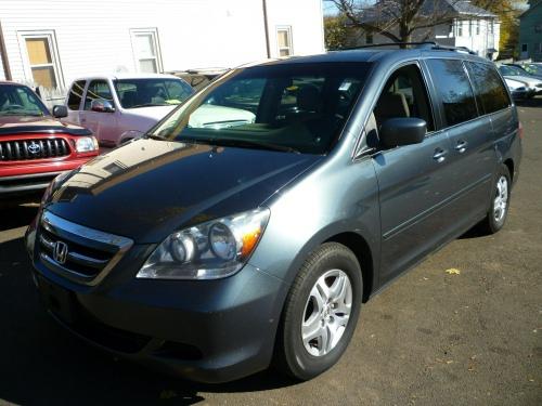 Honda Odyssey 2005 photo 2