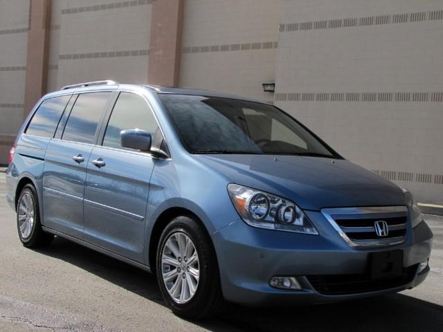 Honda Odyssey 2005 photo 1