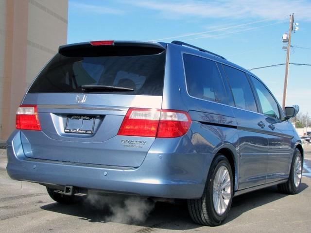 Honda Odyssey 2005 photo 3