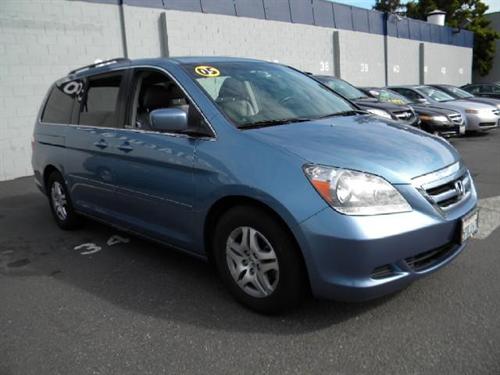 Honda Odyssey 2005 photo 2