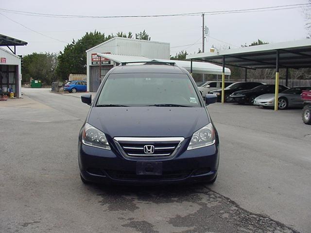 Honda Odyssey 2005 photo 3