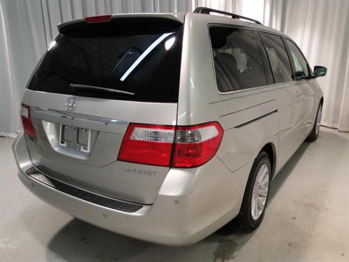 Honda Odyssey 2005 photo 3