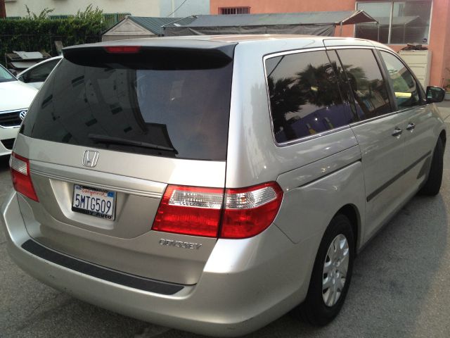Honda Odyssey 2005 photo 1