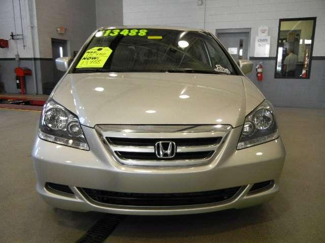 Honda Odyssey LS 2WD MiniVan