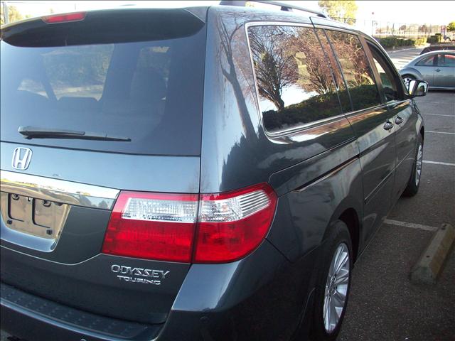 Honda Odyssey 2005 photo 1