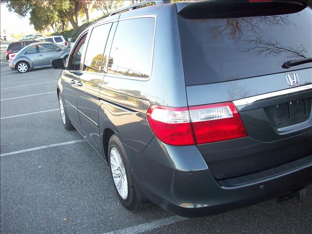 Honda Odyssey 2005 photo 3